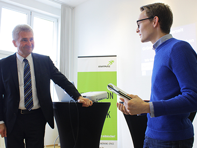 Minister Pinkwart und Gründer Göhring